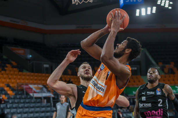 引进一位在 引进一位在