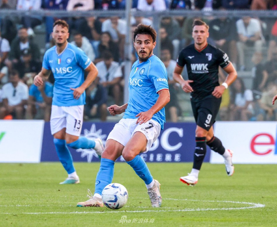 轻的西班牙 轻的西班牙