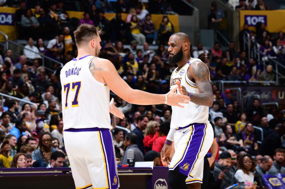 与荣誉俱全 与荣誉俱全